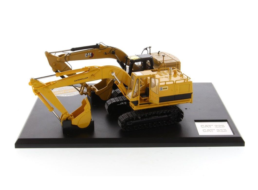 CAT Diecast Masters 1/50 CAT 225 & 323 Excavators - EVO<br>(Shipped in 10-14 days)